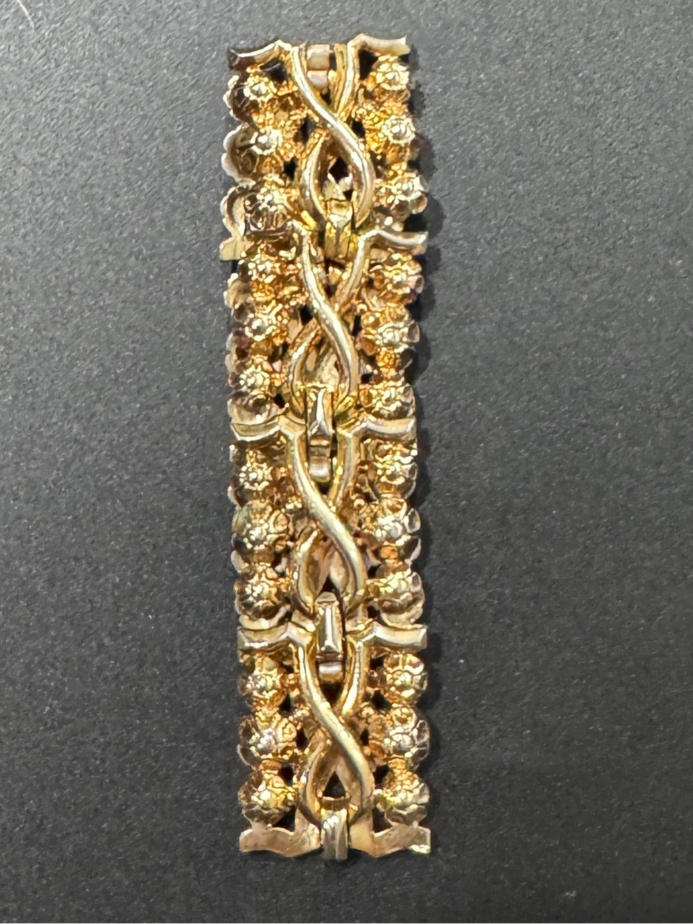 Vintage Crown Trifari Gold-Tone Mid-Centery Bracelet Elegant Floral Link Design